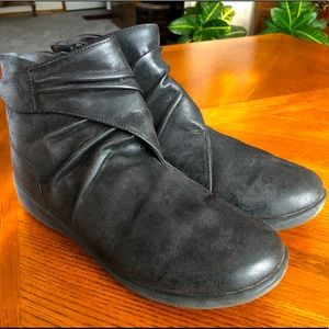 Women’s Clark’s Cloudsteppers Ankle Boots Size 9 1/2W Black